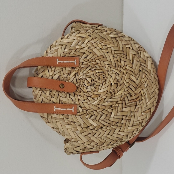 Universal Goods Co. Straw purse - round shape - Picture 2 of 16